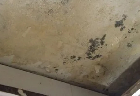 上杭阳台漏水维修公司分享下上杭卫生间渗水维修需要注意哪些问题。