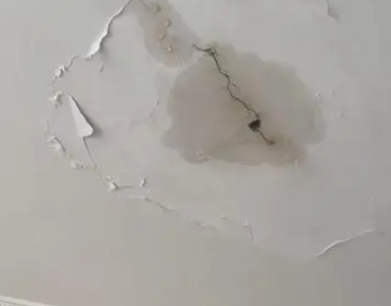 上杭阳台漏水维修公司分享下屋面防水工程质量问题原因分析